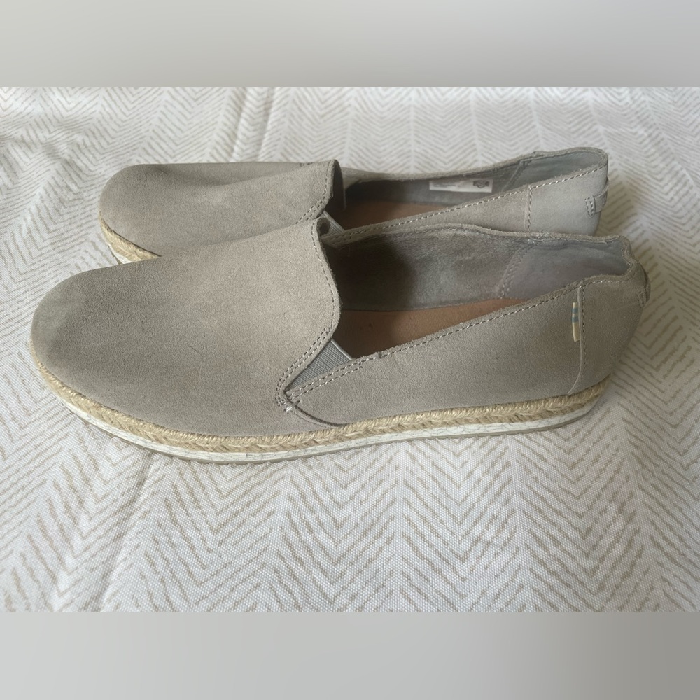 Tom’s flat espadrille